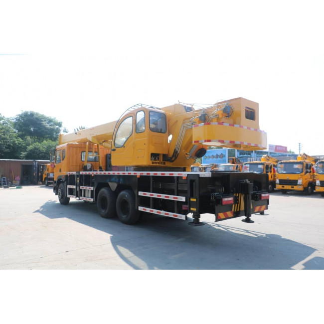 ISUZU GIGA 6x4, 298 hp, VIGRUS 25-ton, 42-meter truck crane