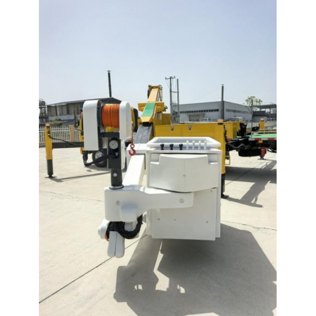 ISUZU Insulated Aerial Work Platform, 189 HP, 21