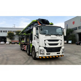 ISUZU GIGA 8x4 concrete pump, 58 meters