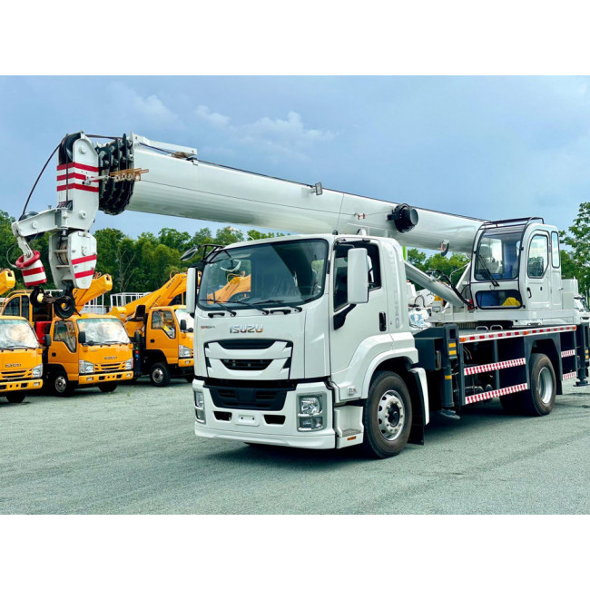 ISUZU GIGA truck crane, 16 tons