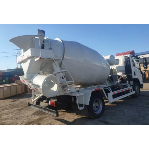 ISUZU ELF concrete mixer truck, 4x2, 205 hp, 4 m3