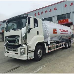 ISUZU ISUZU GIGA fuel truck, 6x4, 380 hp.