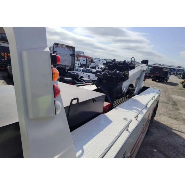 ISUZU GIGA 8x4 tow truck - 25 tons, 380 hp.