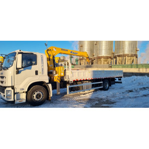 ISUZU 700P 5-tonne on-board crane