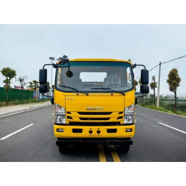 ISUZU 700P chassis, QL1110CNHAY, 4x4, 189 hp (manual transmission)
