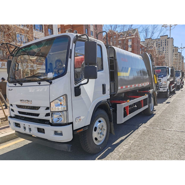 Garbage truck on ISUZU chassis 4x2 8 m3