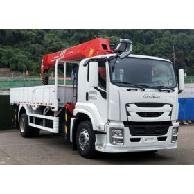 ISUZU GIGA 5.7-tonne on-board crane